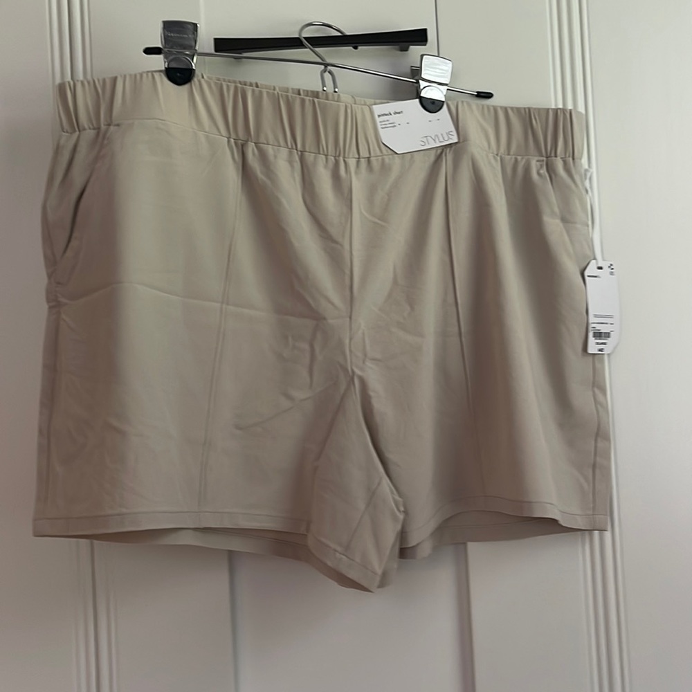 Stylus Pintuck Shorts